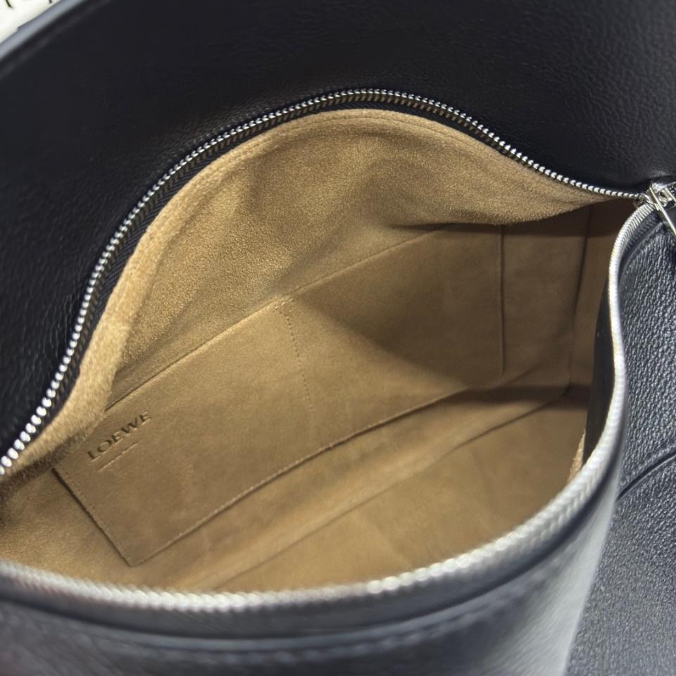 Loewe Large Puzzle bag in supple grained calfskin B510PNLX03 black -duoc-ban-tai-Hvip Bags and Accessories