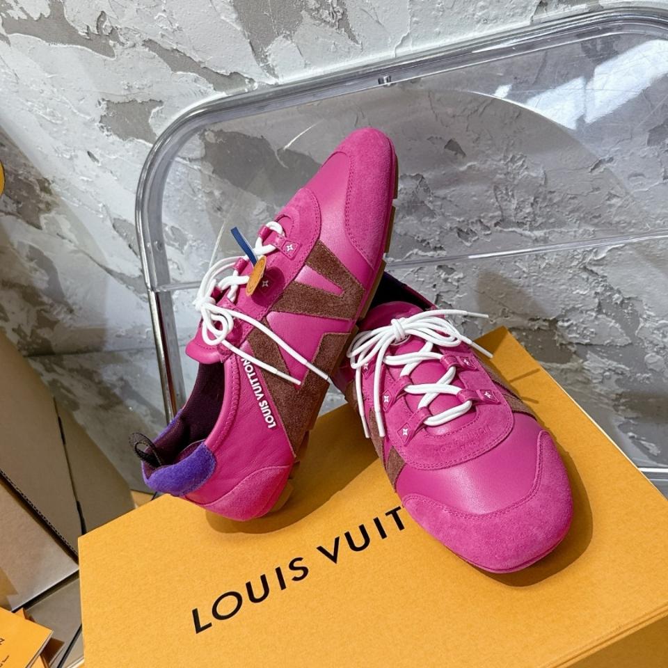 Louis Vuitton 1AHNEE
Giày LV Sneakerina (N1)-duoc-ban-tai-Hvip Shoes and Clothes