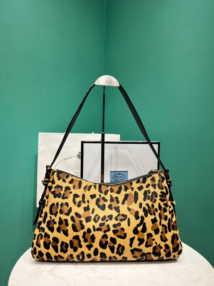 
Prada Aimèe large printed leather shoulder bag hkney 1BC228 39x24x11.5cm-duoc-ban-tai-Hvip Bags and Accessories