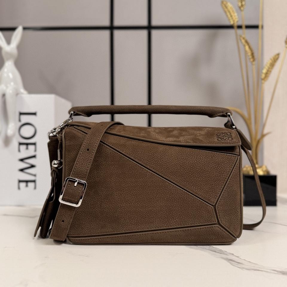 LOEWE Small Featherlight Puzzle bag in grained nubuck Tundra A510PLSX03 24*10.5*16CM-duoc-ban-tai-Hvip Bags and Accessories