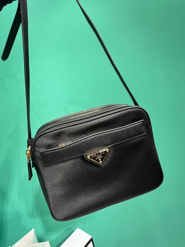 Prada Re-Edition 1978 medium Re-Nylon and Saffiano leather shoulder bag black 1BH218 21*17*8cm-duoc-ban-tai-Hvip Bags and Accessories