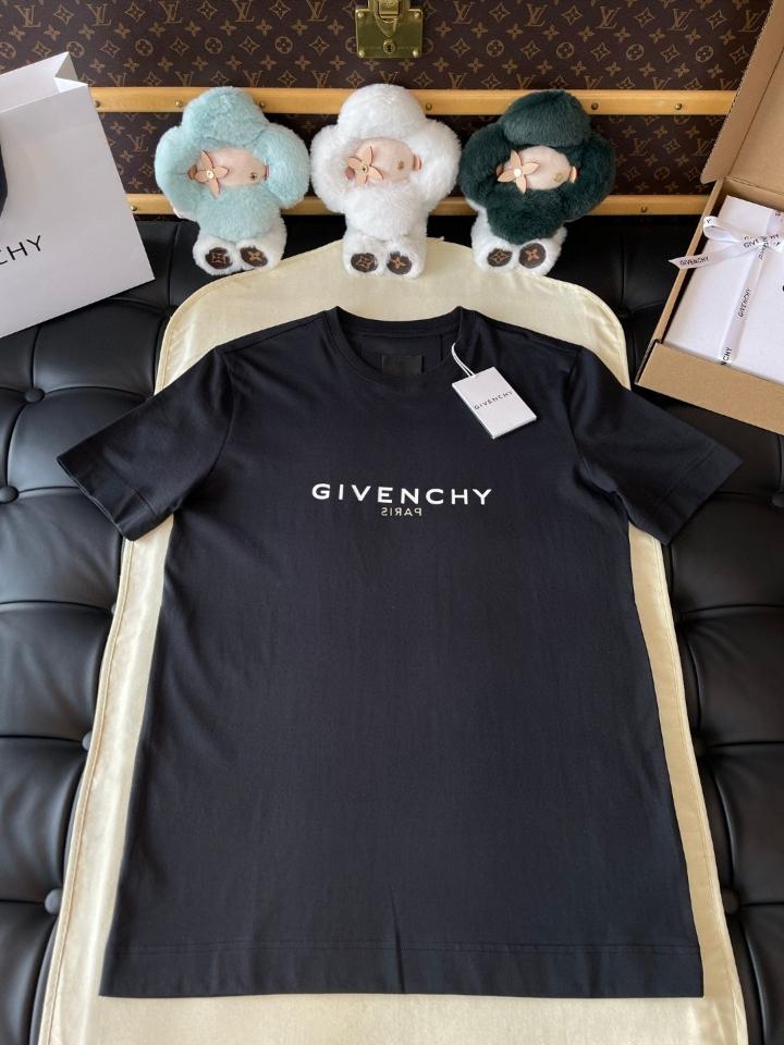 Givenchy
Reverse T-Shirt cotton black BM71533Y6B100-duoc-ban-tai-Hvip Shoes and Clothes