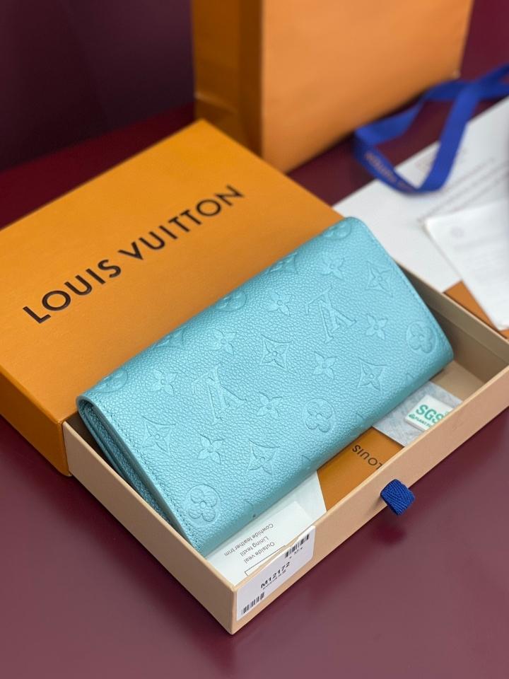 Louis Vuitton M12172
Sarah Wallet blue-duoc-ban-tai-Hvip Bags and Accessories