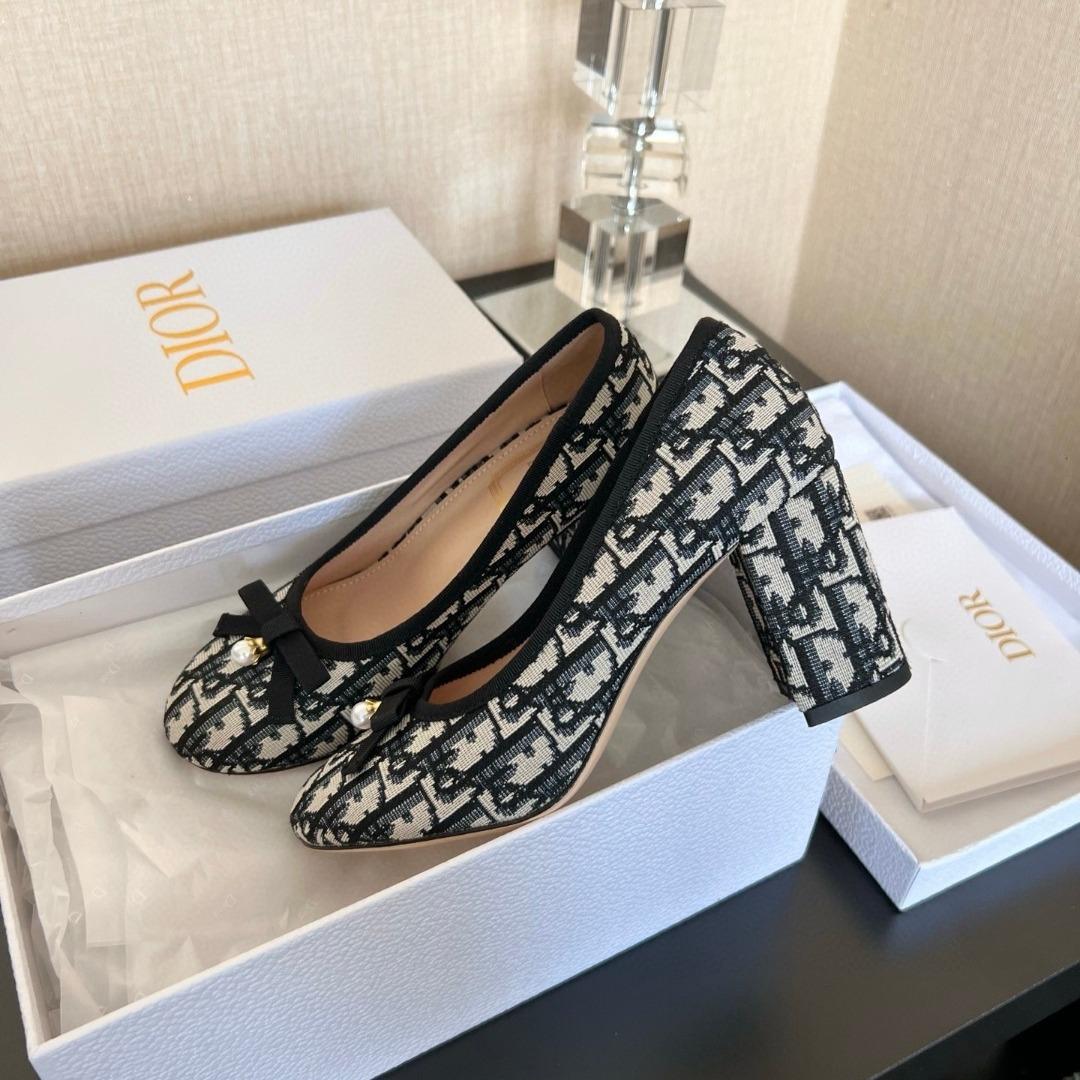 Dior Pump in cotton Embroidered 90mm-duoc-ban-tai-Hvip Shoes and Clothes