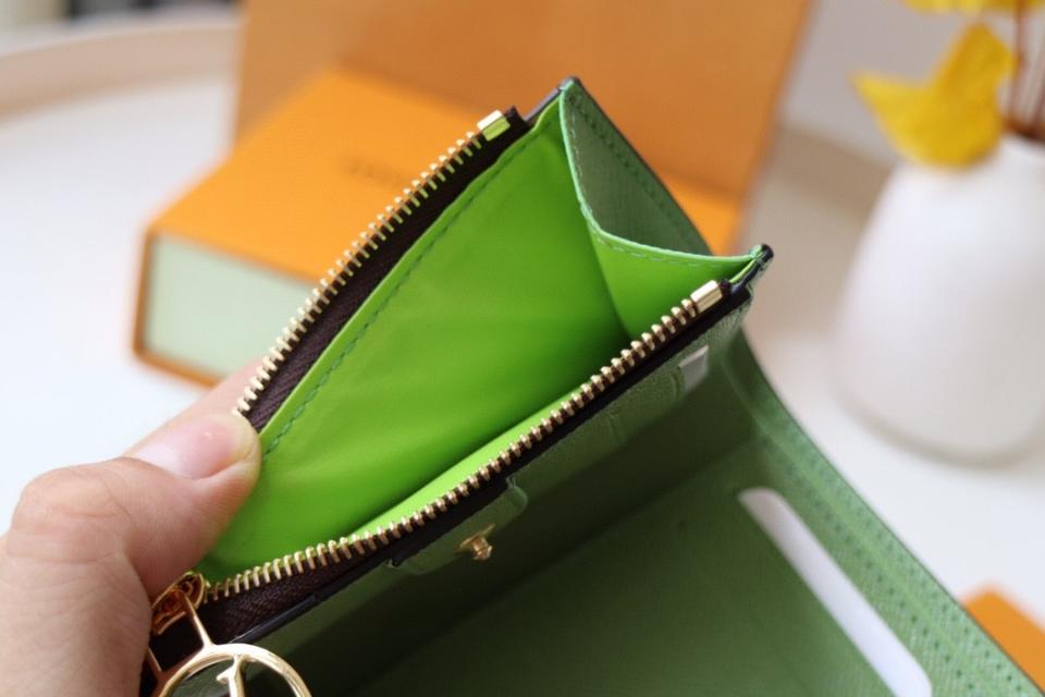 Louis Vuitton M25693
Lisa Wallet-duoc-ban-tai-Hvip Bags and Accessories