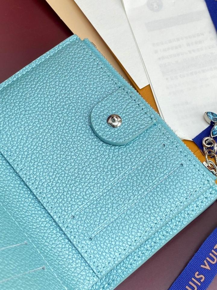 Louis Vuitton M12536
Lisa Wallet-duoc-ban-tai-Hvip Bags and Accessories
