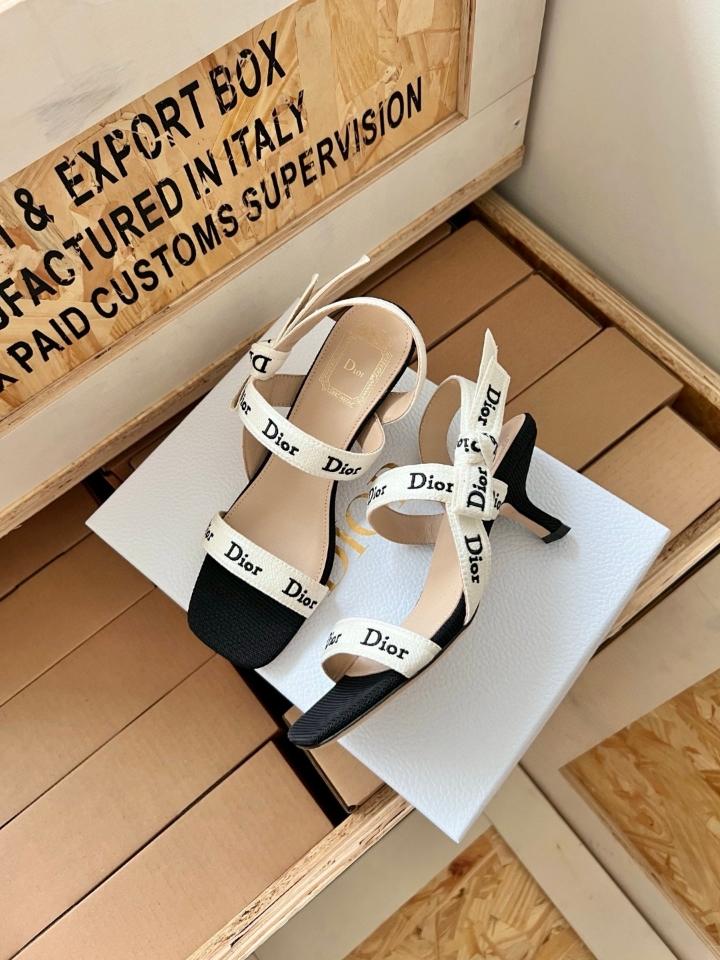 Dior Sandal with J'Adior Straps
Black Embroidered Cotton-duoc-ban-tai-Hvip Shoes and Clothes