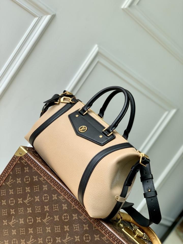 Louis Vuitton M14700
Túi LV Biker MM 15 x 15 x 38 cm (1)-duoc-ban-tai-Hvip Bags and Accessories