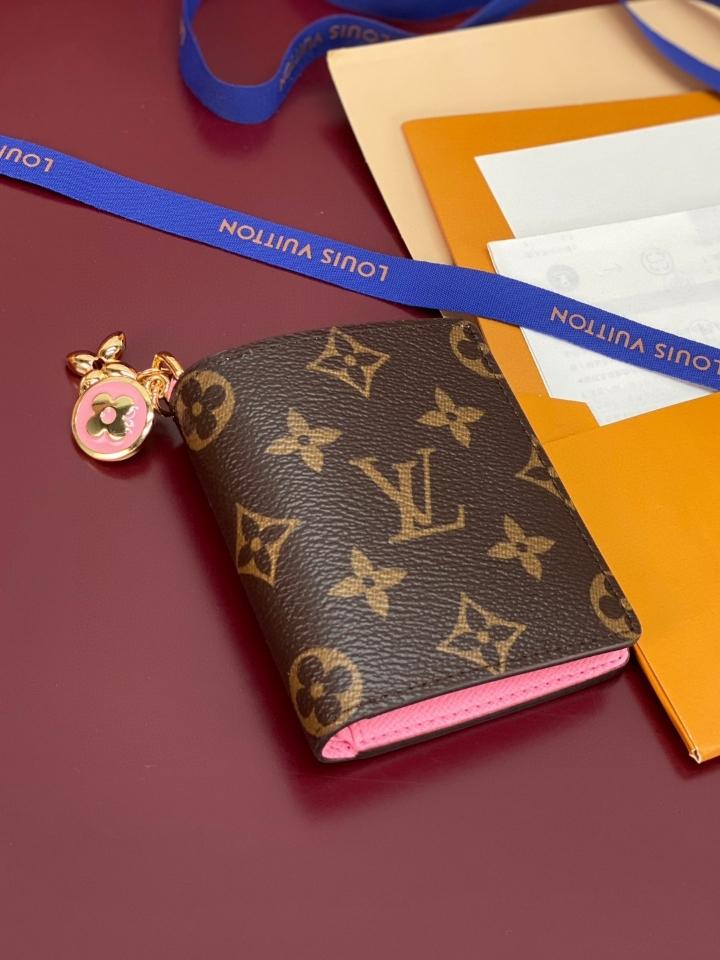 Louis Vuitton M14718
Ví LV Charms 9x10x2.5cm -duoc-ban-tai-Hvip Bags and Accessories