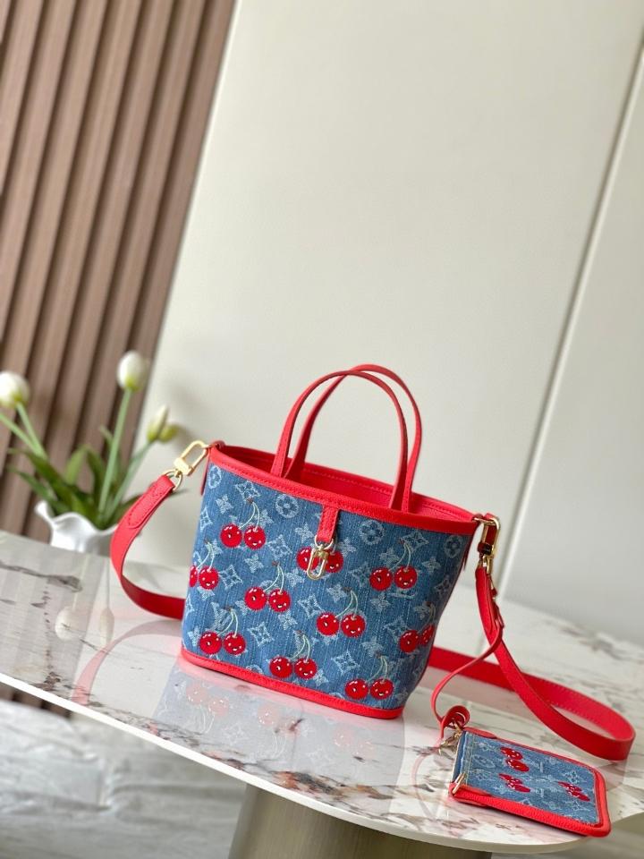 Louis Vuitton M14997
LV x TM Neverfull Inside Out BB 26.5 x 16.5 x 11.0cm Sao chép-duoc-ban-tai-Hvip Bags and Accessories