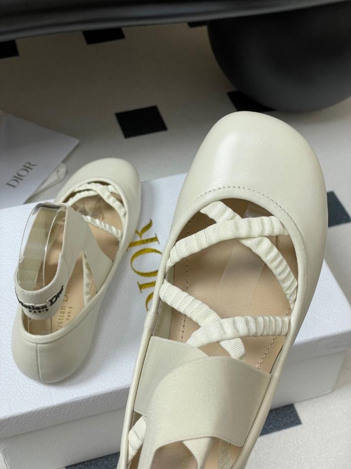 Dior Shade Ballet Flat
White leather and Elastic Straps
KCF013SAT (2) -duoc-ban-tai-Hvip Shoes and Clothes