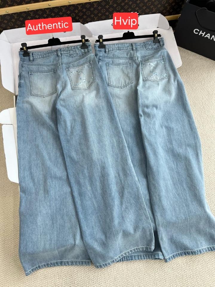 Chanel 25s Light Blue Wash Cc Sequins Pocket Jeans P79448-duoc-ban-tai-Hvip Shoes and Clothes
