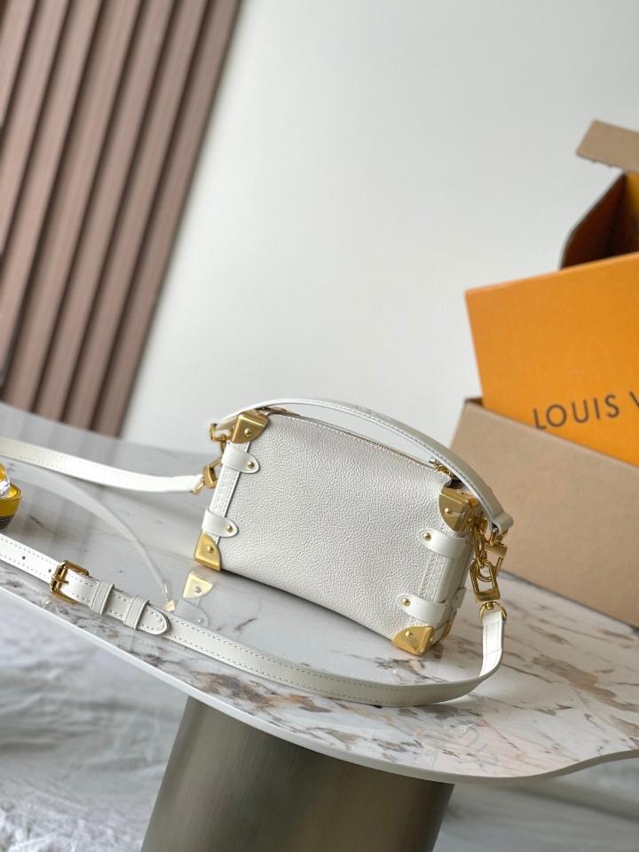 Louis Vuitton M23915
Túi Side Trunk PM 15*12.5*8CM L1-duoc-ban-tai-Hvip Bags and Accessories