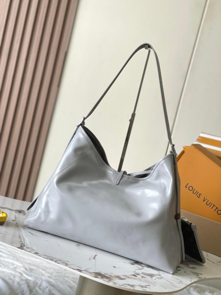 Louis Vuitton M12583
Túi CarryAll Vibe MM 39x30x15cm L1-duoc-ban-tai-Hvip Bags and Accessories
