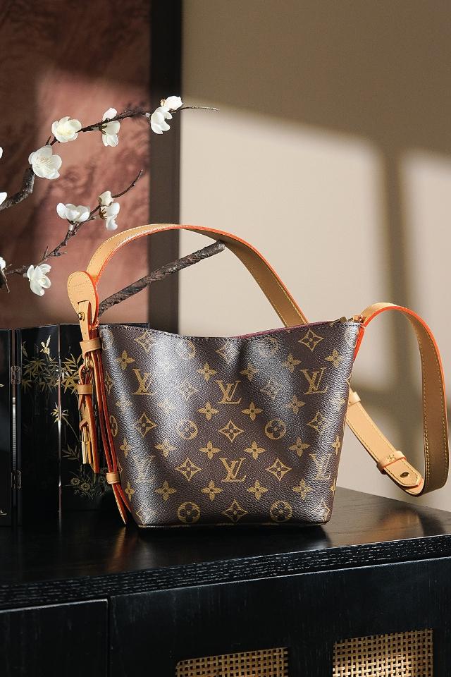 Louis Vuitton M12925
Túi All In BB 𝟏𝟖*𝟏𝟐*𝟏𝟔𝐜𝐦-duoc-ban-tai-Hvip Bags and Accessories