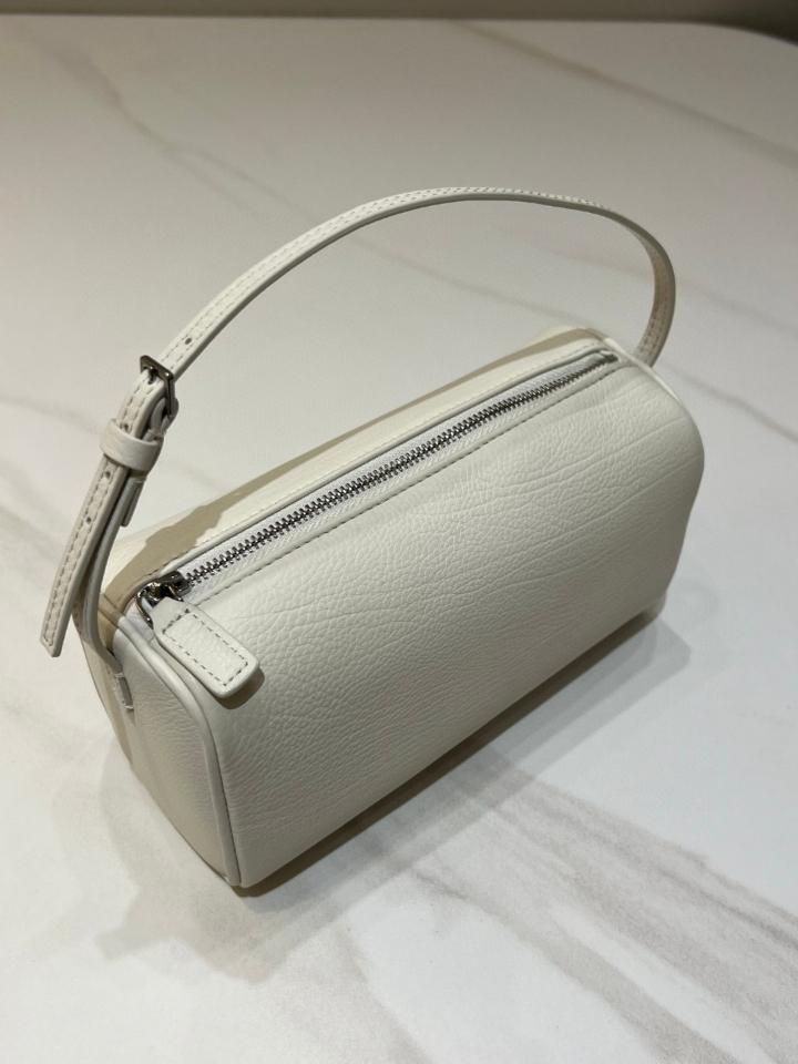The Row 90's Bag in grained calfskin Leather white 19.5x10x 8cm -duoc-ban-tai-Hvip Bags and Accessories
