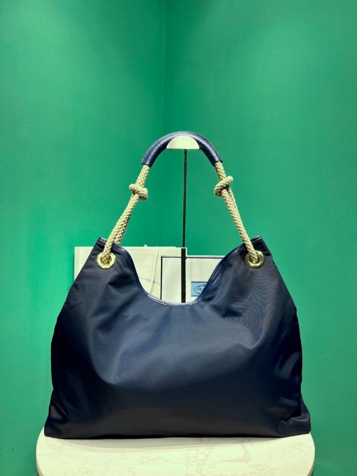 Prada Mariner large Re-Nylon shoulder bag Baltic Blue 1BC244
48x39x14cm-duoc-ban-tai-Hvip Bags and Accessories