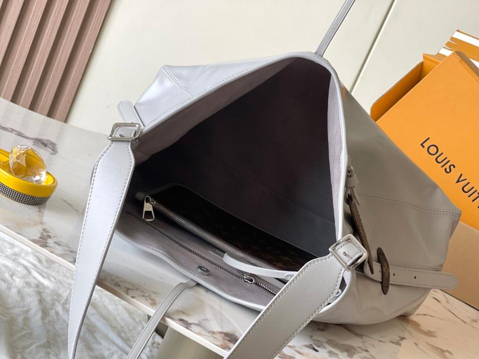 Louis Vuitton M12583
Túi CarryAll Vibe MM 39x30x15cm L1-duoc-ban-tai-Hvip Bags and Accessories
