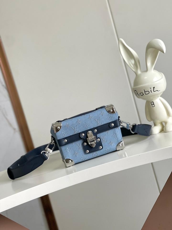 Louis Vuitton M15035
Túi Dạng Hộp Soul Trunk 19x15x7cm-duoc-ban-tai-Hvip Bags and Accessories