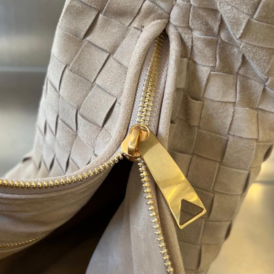 Bottega Veneta Jodie grey suede 60026 48x40x16cm-duoc-ban-tai-Hvip Bags and Accessories