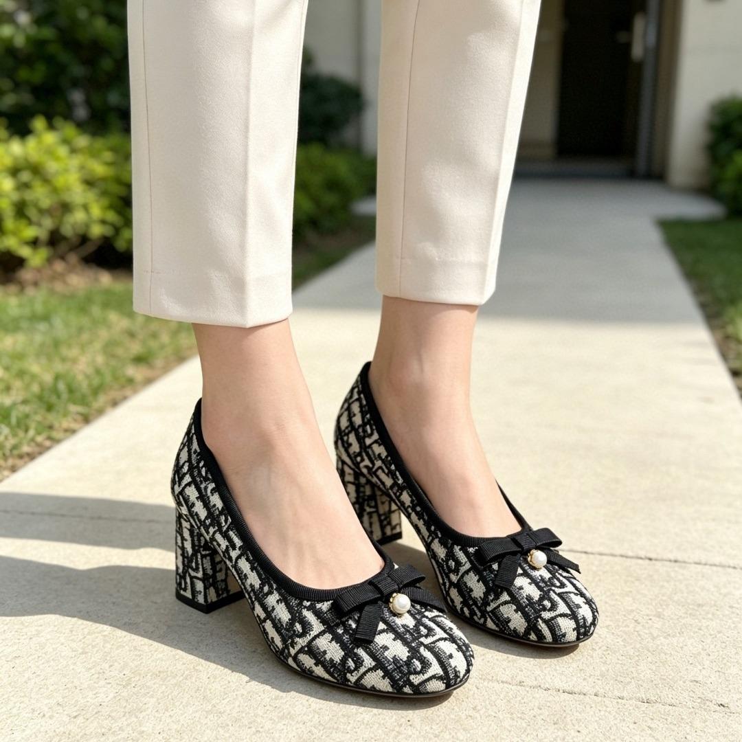 Dior Pump in cotton Embroidered 90mm-duoc-ban-tai-Hvip Shoes and Clothes