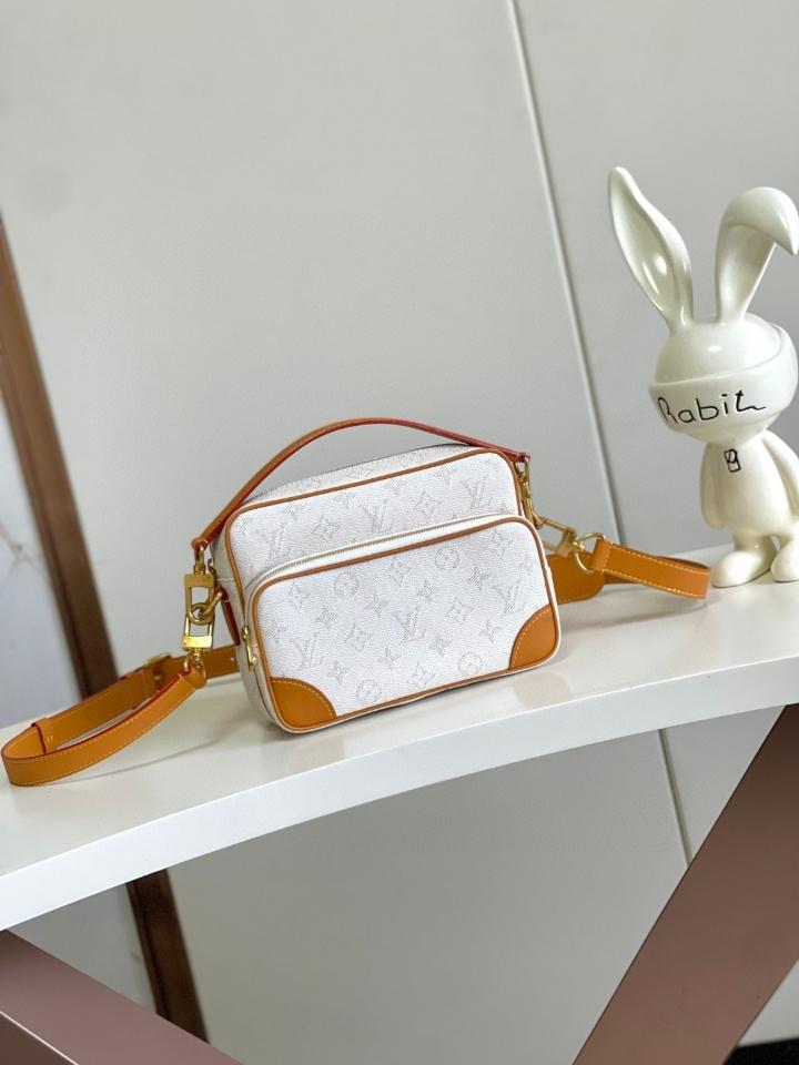 Louis Vuitton M14682
Túi Nil 25*17.5*11CM L1 Sao chép-duoc-ban-tai-Hvip Bags and Accessories