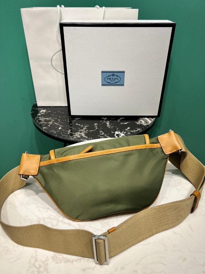 Prada Re-Nylon and suede belt bag Musk Green/Cocoa  2VH176 18x15x5cm-duoc-ban-tai-Hvip Bags and Accessories