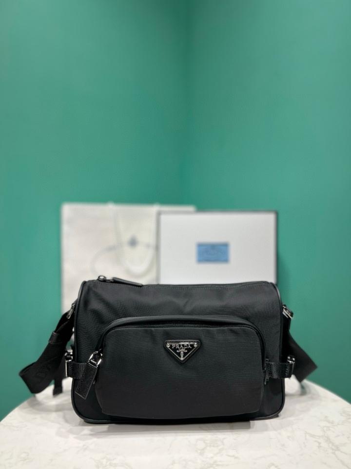 Prada Medium Re-Nylon and Saffiano leather shoulder bag black 2VH192 28x17.5x10cm-duoc-ban-tai-Hvip Bags and Accessories