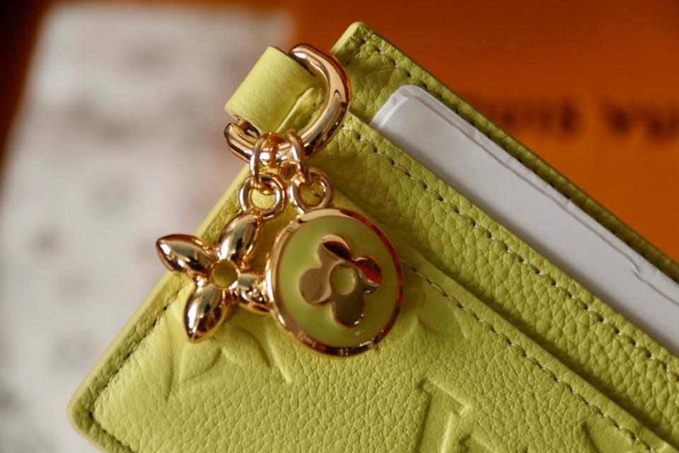 Louis Vuitton M13645
LV Charms Card Holder-duoc-ban-tai-Hvip Bags and Accessories