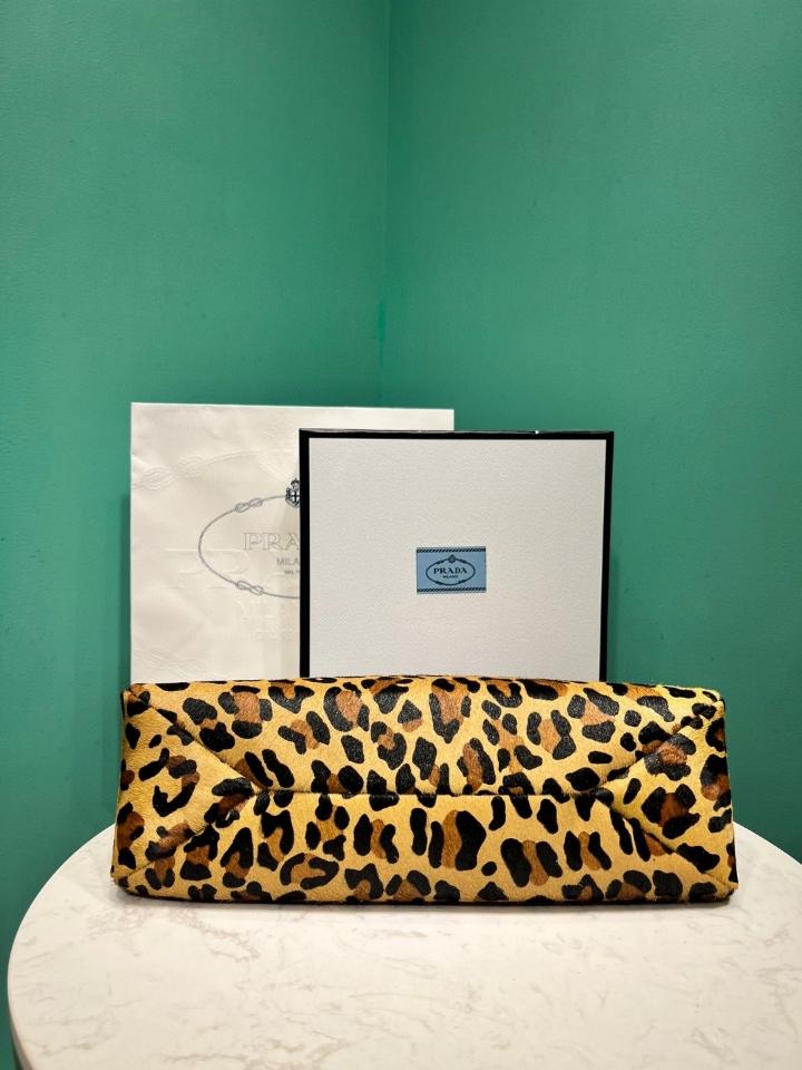 
Prada Aimèe large printed leather shoulder bag hkney 1BC228 39x24x11.5cm-duoc-ban-tai-Hvip Bags and Accessories