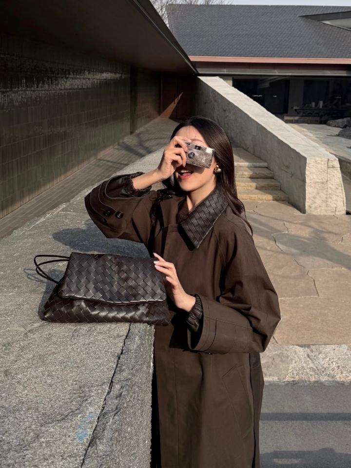 Bottega Veneta Giorno Fondant 857657 33x19x8cm -duoc-ban-tai-Hvip Bags and Accessories