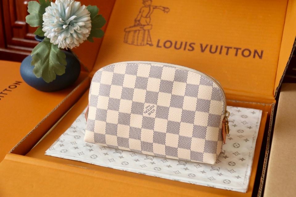 Louis Vuitton N60024
Cosmetic PM Pouch-duoc-ban-tai-Hvip Bags and Accessories