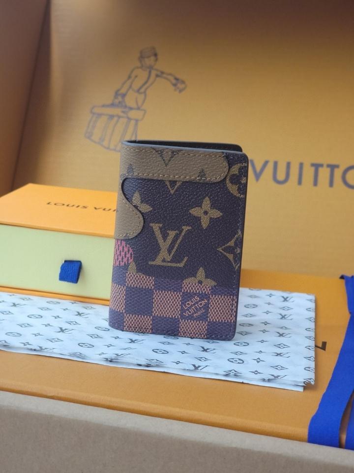 Louis Vuitton M26010
Ví Pocket Organizer-duoc-ban-tai-Hvip Bags and Accessories