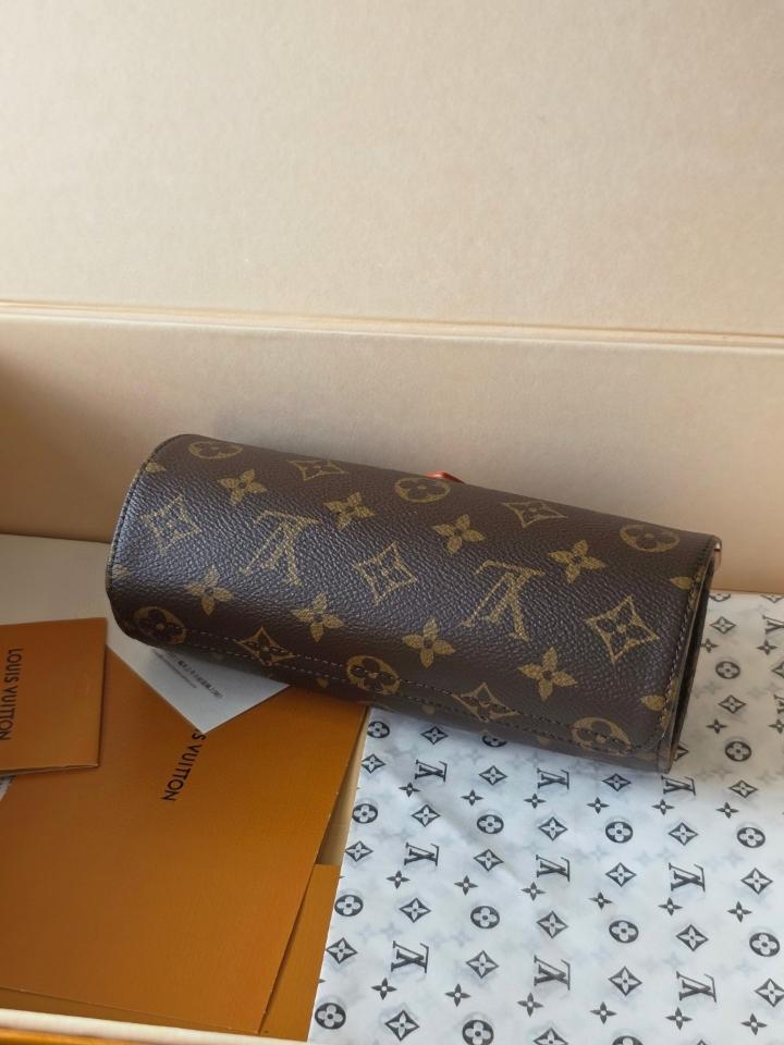 Louis Vuitton M47530
3 Watch Case 20x8x8cm-duoc-ban-tai-Hvip Bags and Accessories