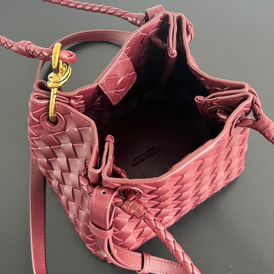 Bottega Veneta Small Parachute Intrecciato  burgundy 796569 21X17X16.5cm-duoc-ban-tai-Hvip Bags and Accessories