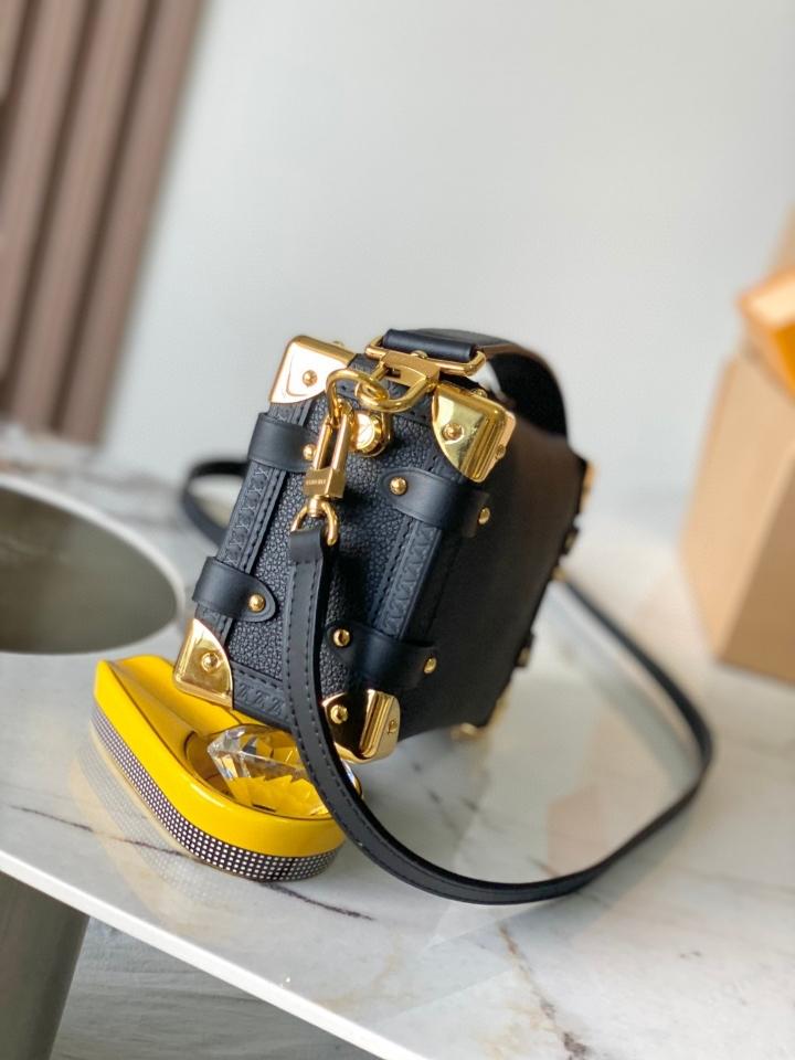 Louis Vuitton M23817
Túi Side Trunk PM 15*12.5*8CM L1-duoc-ban-tai-Hvip Bags and Accessories