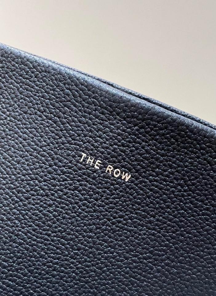 The Row Small N/S Park Tote Bag in Leather  black 24X22X11cm -duoc-ban-tai-Hvip Bags and Accessories