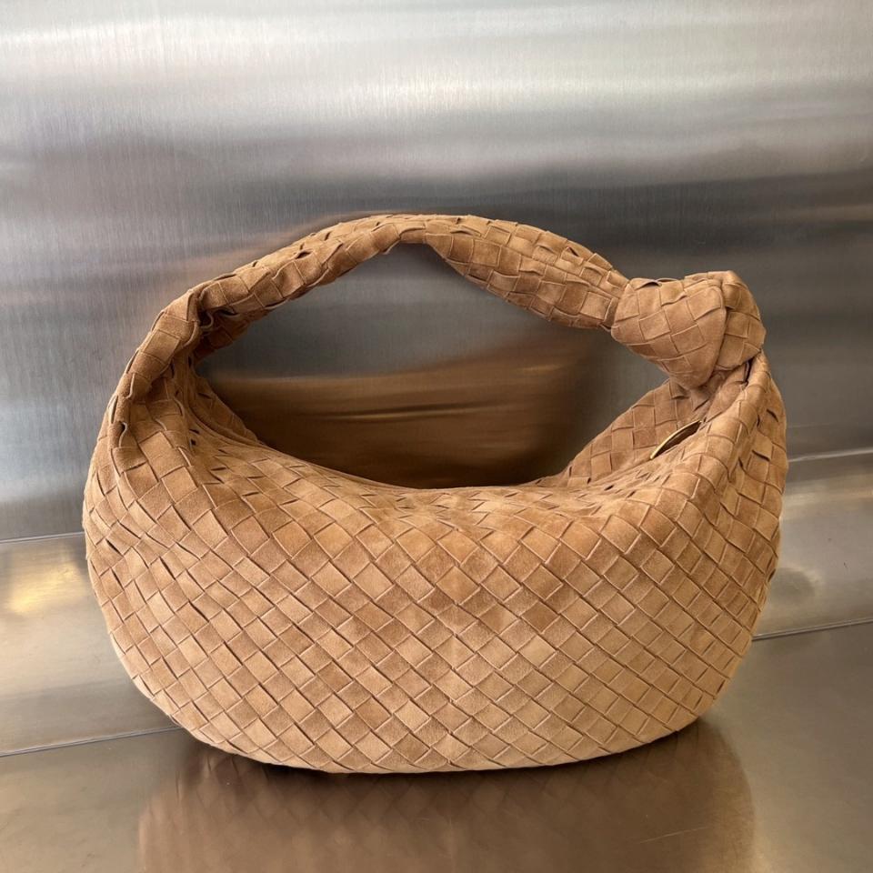 Bottega Veneta Jodie beige suede. 600261 48x40x16cm-duoc-ban-tai-Hvip Bags and Accessories