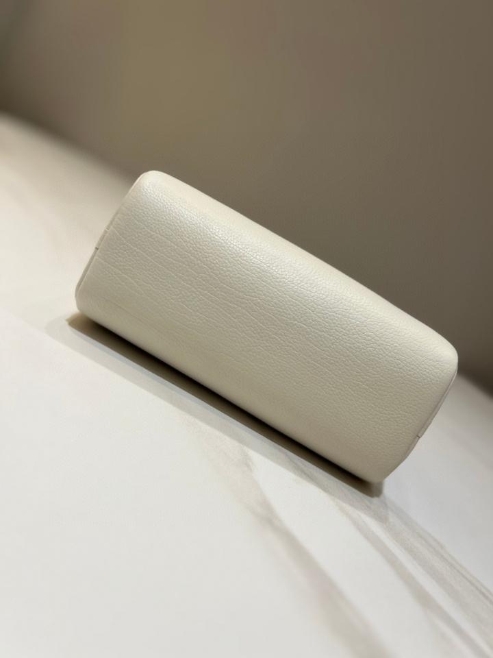 The Row 90's Bag in grained calfskin Leather white 19.5x10x 8cm -duoc-ban-tai-Hvip Bags and Accessories