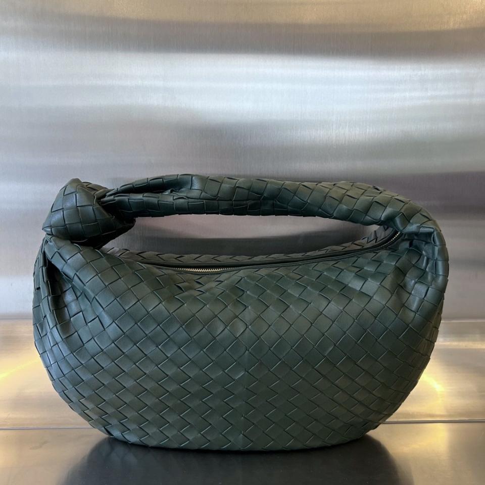 Bottega Veneta Jodie dark green 600261 48x40x16cm-duoc-ban-tai-Hvip Bags and Accessories
