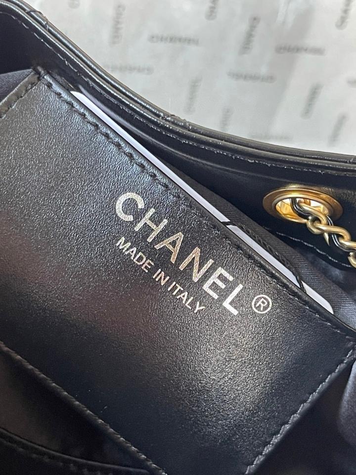 CHANEL 25 Small Handbag shiny Calfskin & gold/black-tone tone Metal,black AS5293 30-26-14cm-duoc-ban-tai-Hvip Bags and Accessories