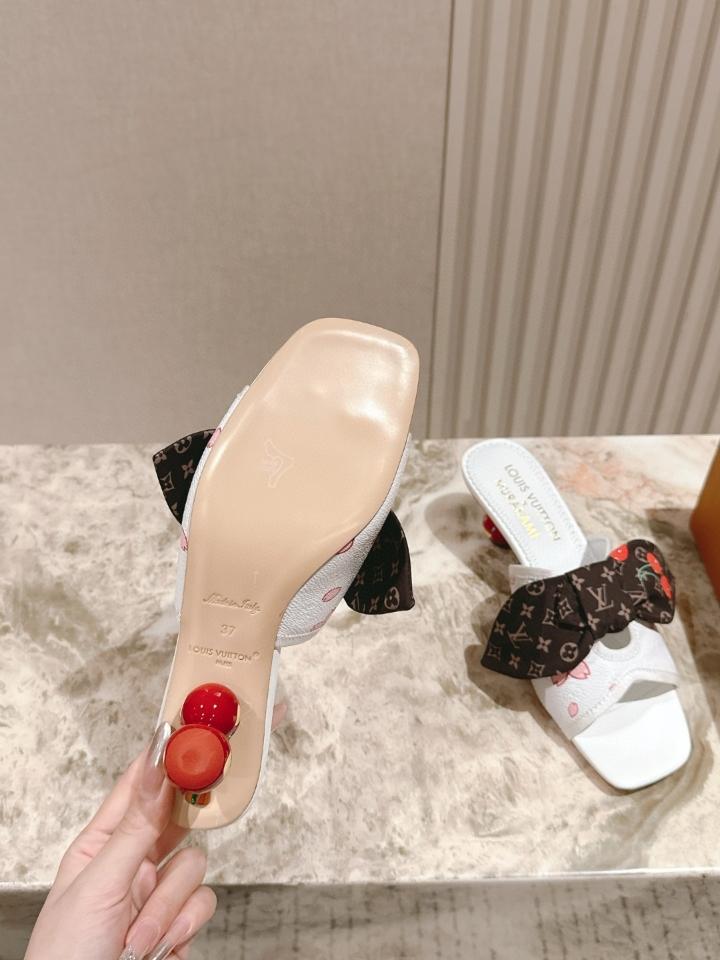 Louis Vuitton LV x TM Cherie Mules leather white 🌸 55mm (1) -duoc-ban-tai-Hvip Shoes and Clothes