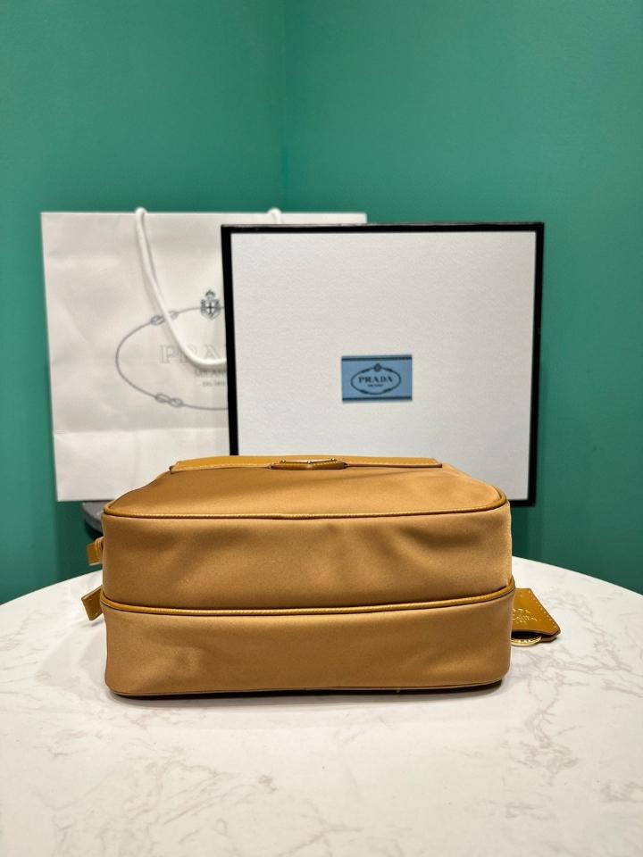 Prada Re-Edition 1978 medium Re-Nylon and Saffiano leather shoulder bag beige 1BH218 21*17*8cm-duoc-ban-tai-Hvip Bags and Accessories