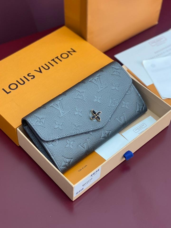 Louis Vuitton M12172
Sarah Wallet-duoc-ban-tai-Hvip Bags and Accessories