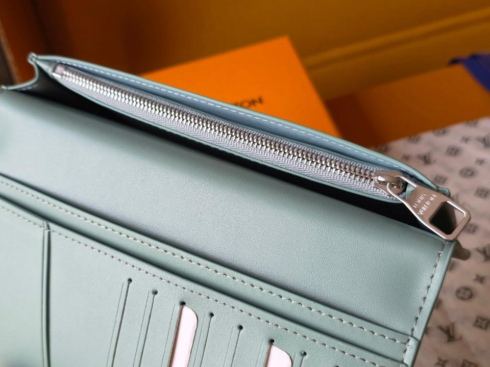 Louis Vuitton M25941
Brazza Wallet light green -duoc-ban-tai-Hvip Bags and Accessories