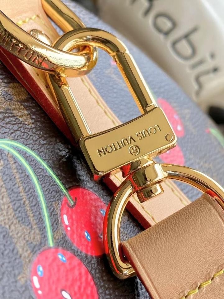 Louis Vuitton M13764
Túi Keepall Bandoulière 45 LV x TM 27 x 20 x 45cm-duoc-ban-tai-Hvip Bags and Accessories