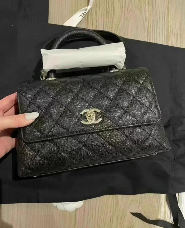 Chanel 22A small coco handle bag Grained calfskin ,Shiny gold tone metal ,black AS92990 23cm-duoc-ban-tai-Hvip Bags and Accessories