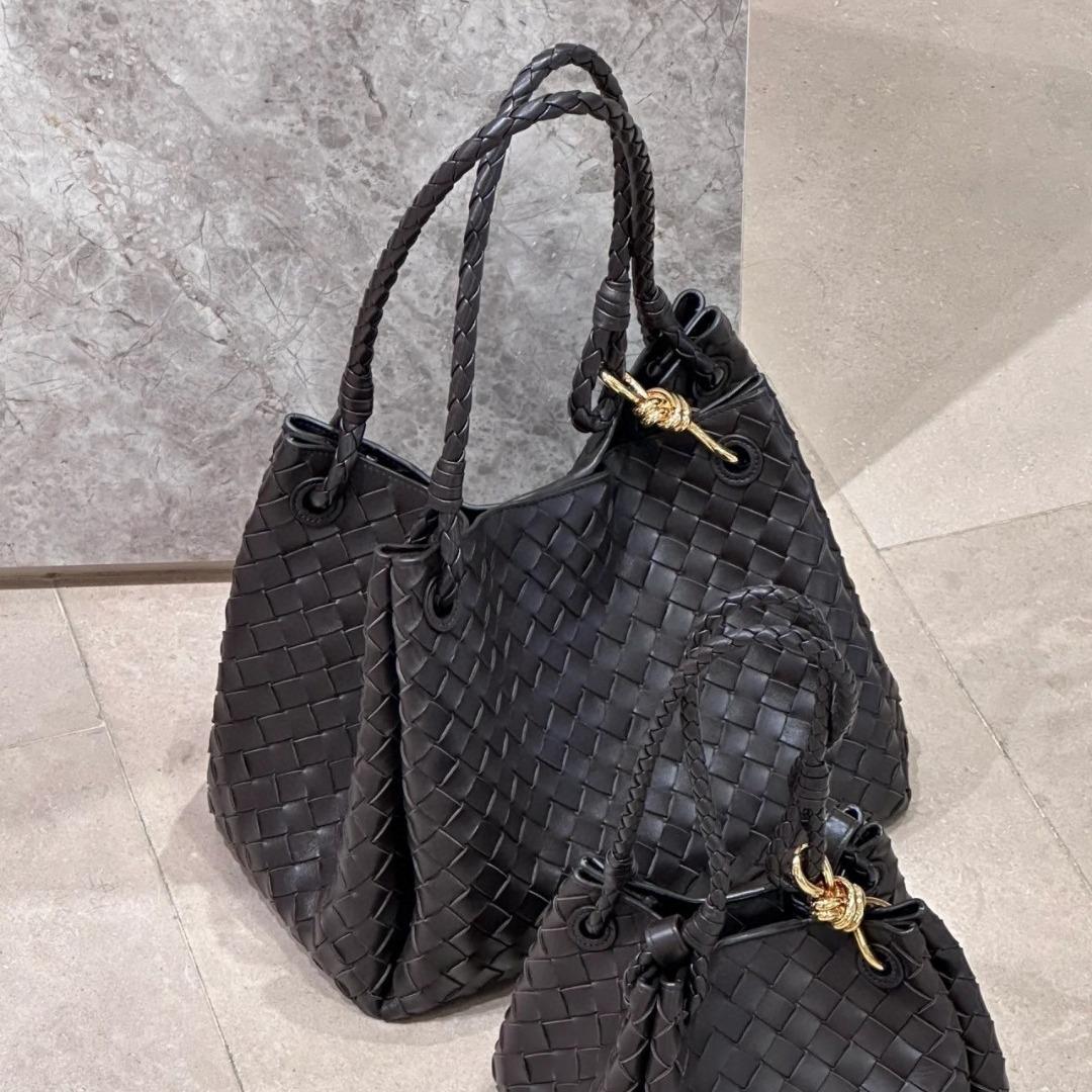 Bottega Veneta Large Parachute black  796571 30X26X20cm-duoc-ban-tai-Hvip Bags and Accessories
