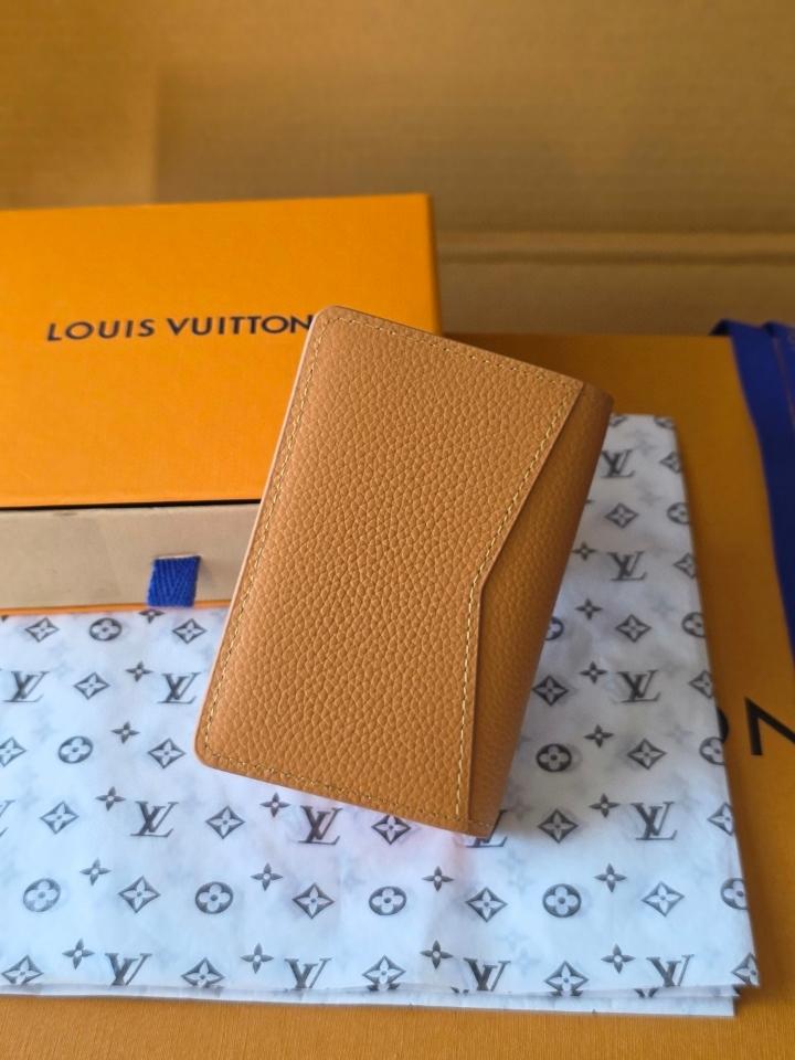 Louis Vuitton M25952
Ví Pocket Organizer-duoc-ban-tai-Hvip Bags and Accessories