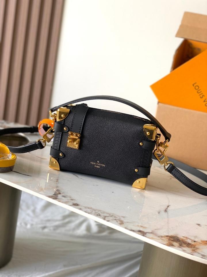 Louis Vuitton M23817
Túi Side Trunk PM 15*12.5*8CM L1-duoc-ban-tai-Hvip Bags and Accessories